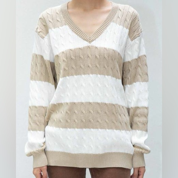 Brandy Melville Sweater - Picture 6 of 6